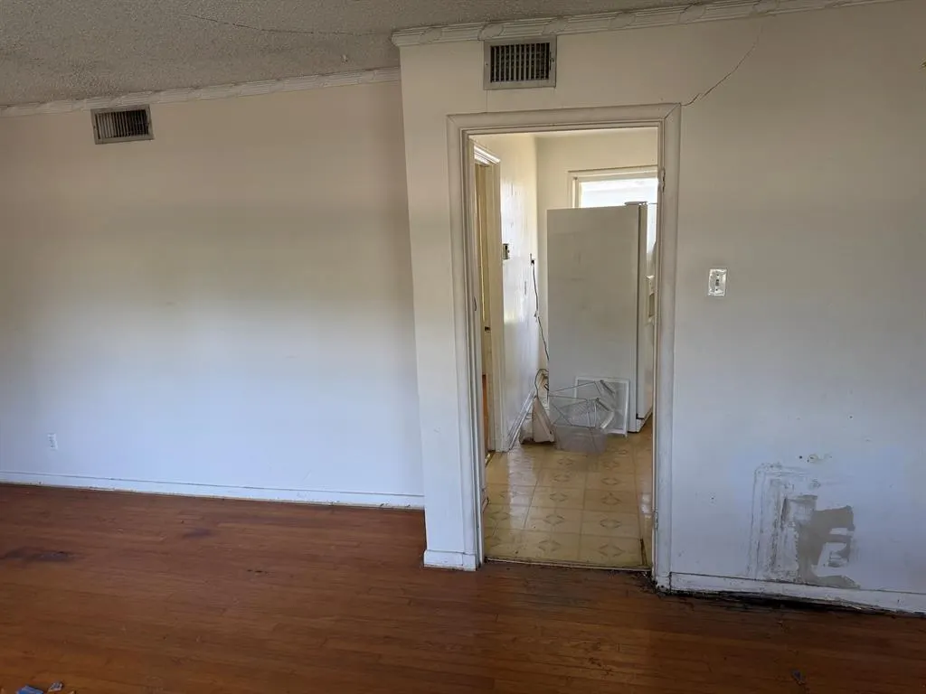 3102 Santa Teresa Avenue