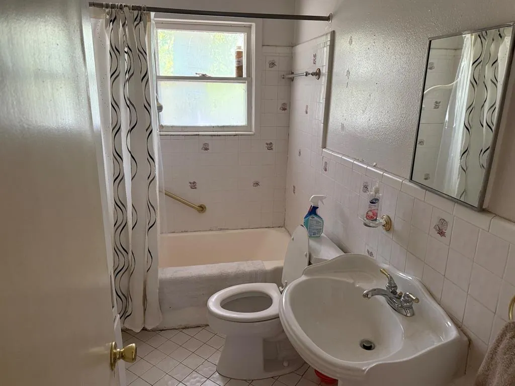 3102 Santa Teresa Avenue