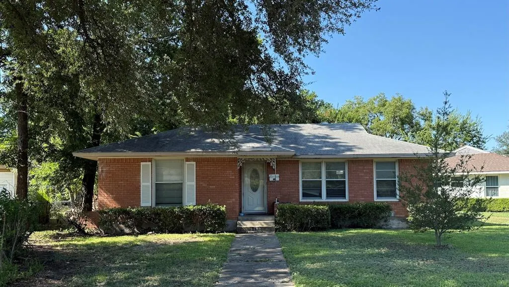 3102 Santa Teresa Avenue