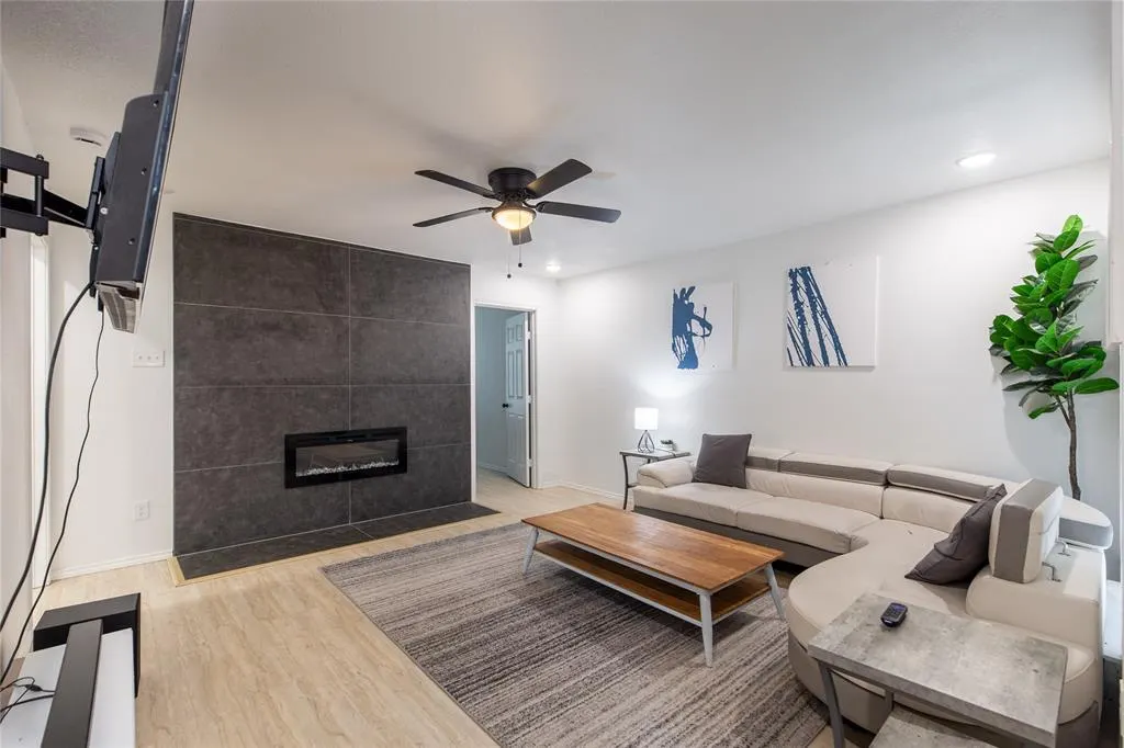 767 Panorama Drive