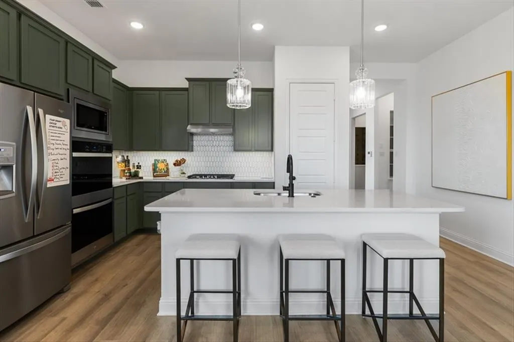 1504 Edgeway