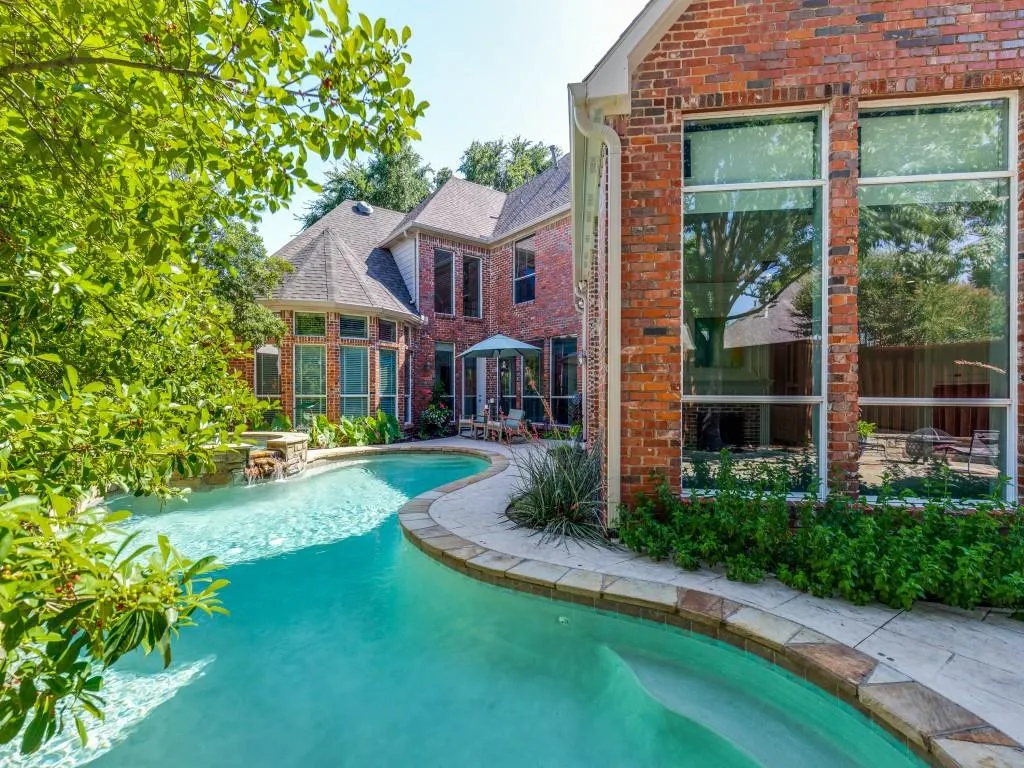 5909 Fossil Ridge Drive