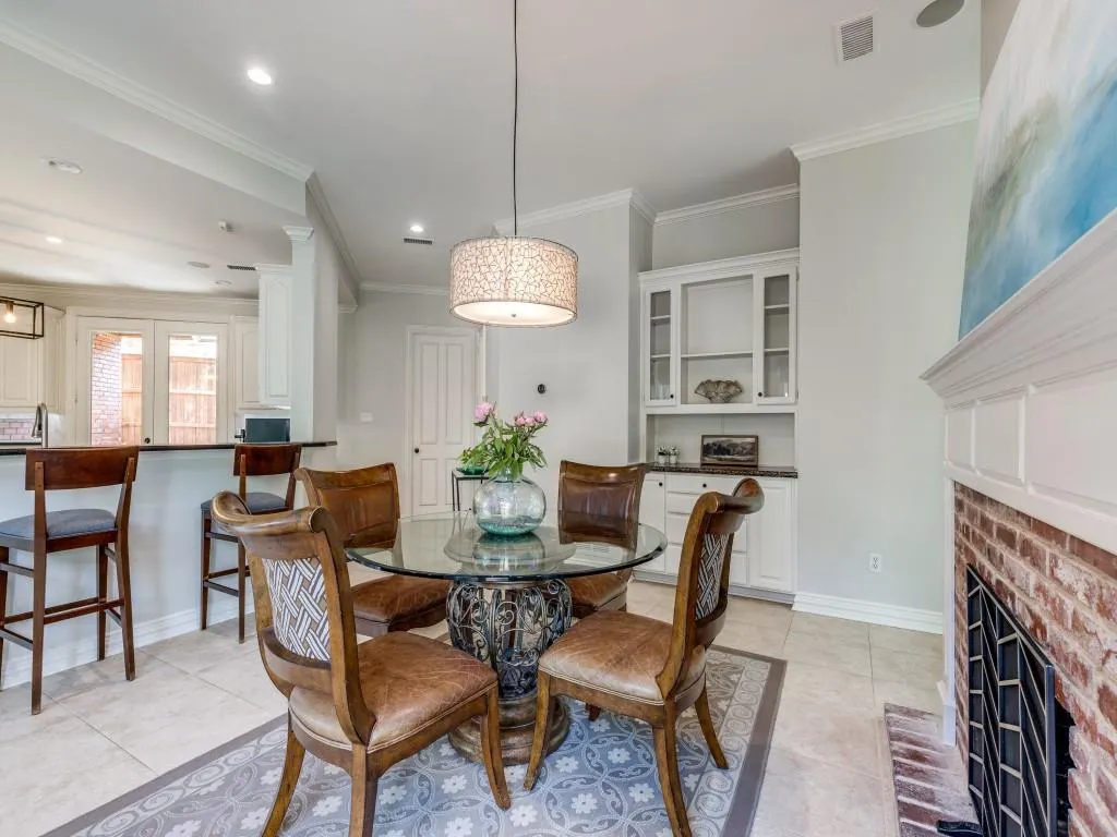 5909 Fossil Ridge Drive