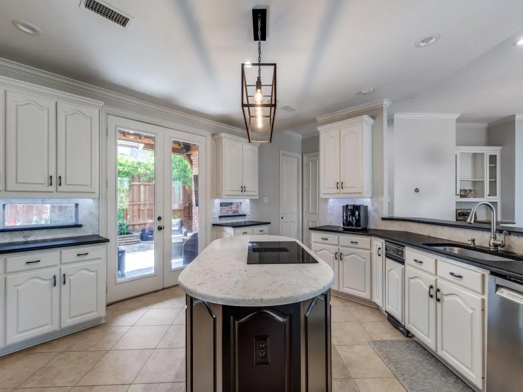 5909 Fossil Ridge Drive