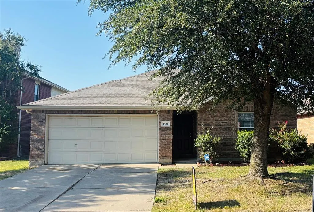 1521 Breeze Lane