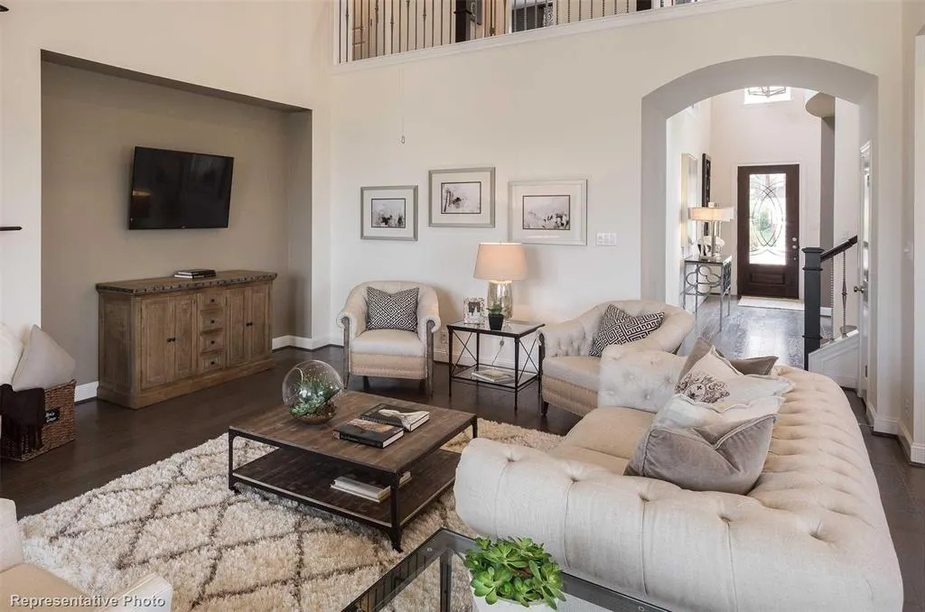 2711 Amber Lane