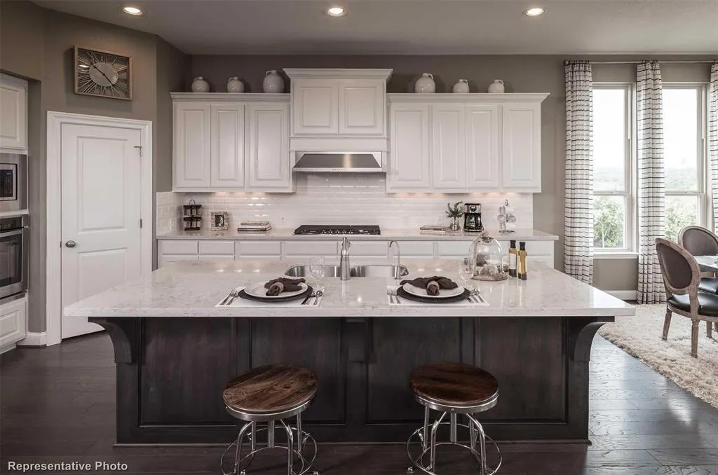 2711 Amber Lane