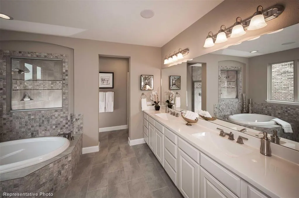 2711 Amber Lane