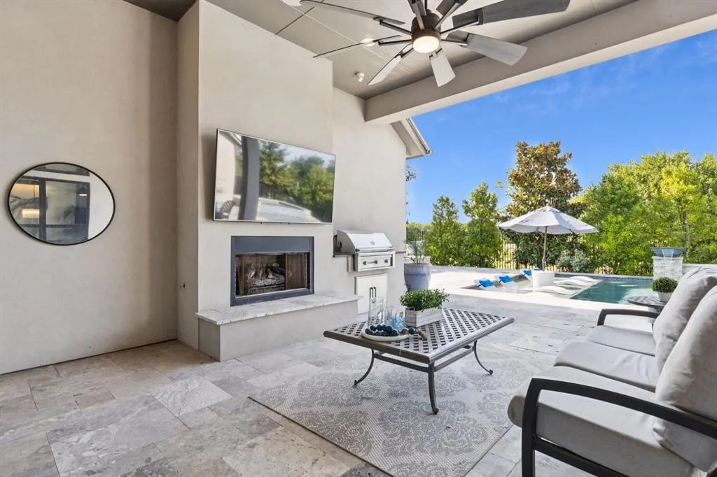 1521 Saint Peter Lane