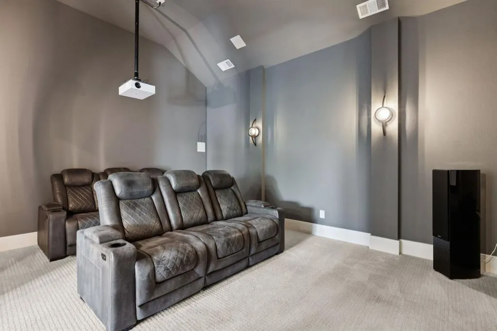 1521 Saint Peter Lane