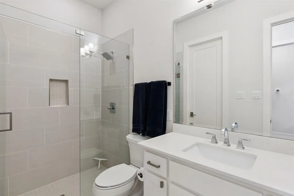 1521 Saint Peter Lane