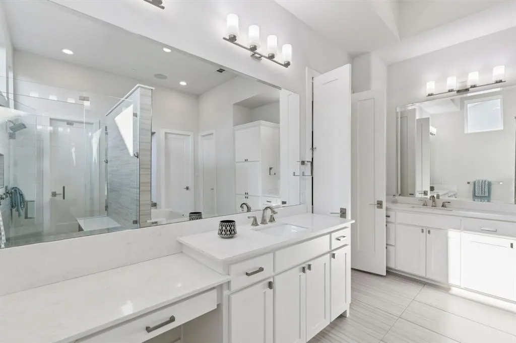 1521 Saint Peter Lane