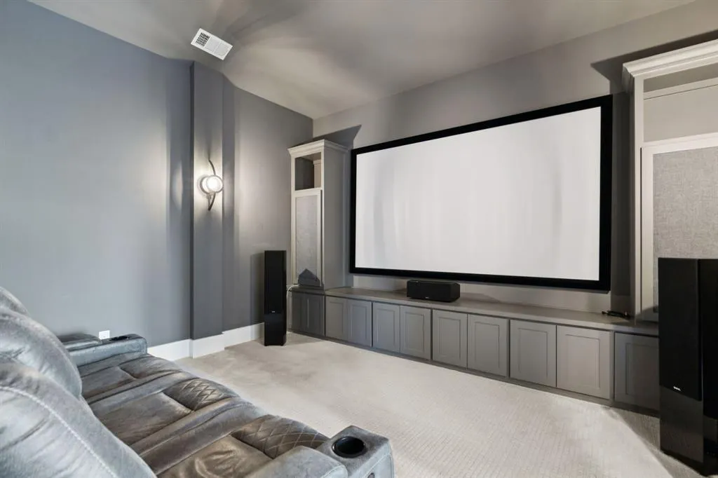 1521 Saint Peter Lane