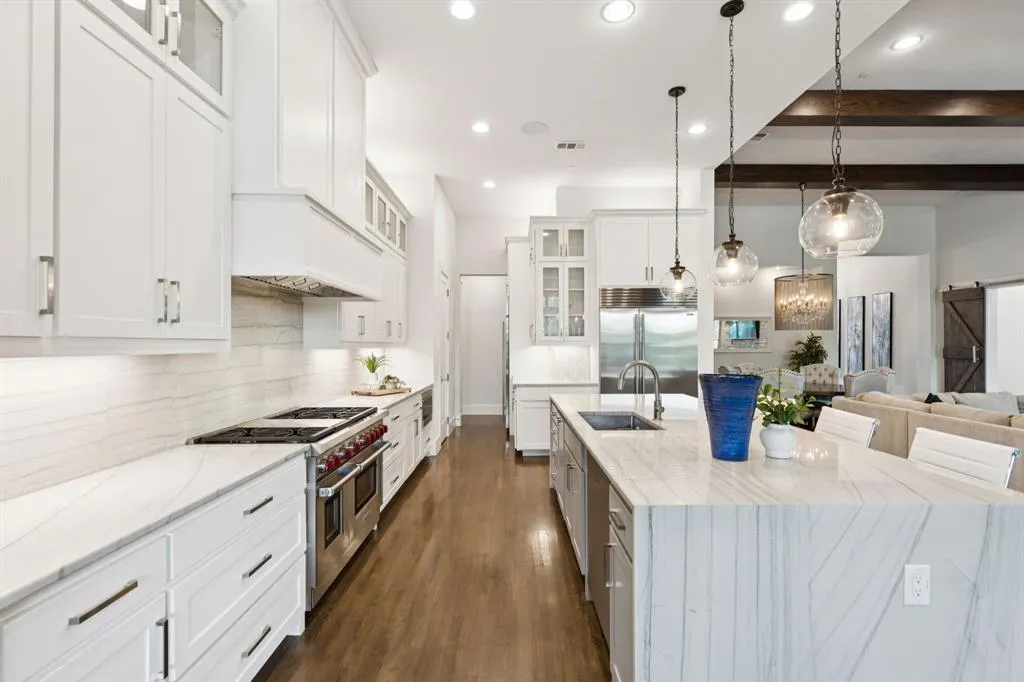 1521 Saint Peter Lane