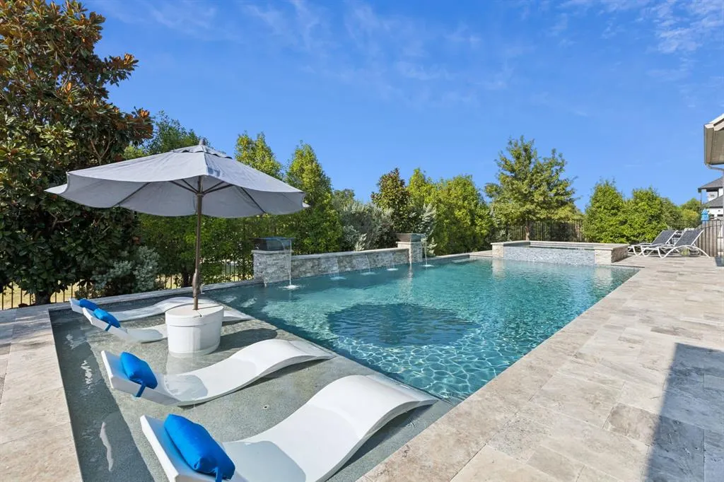 1521 Saint Peter Lane