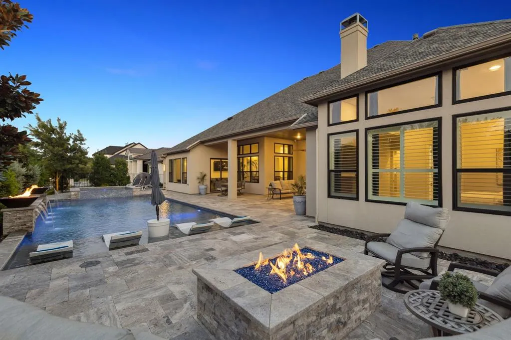 1521 Saint Peter Lane