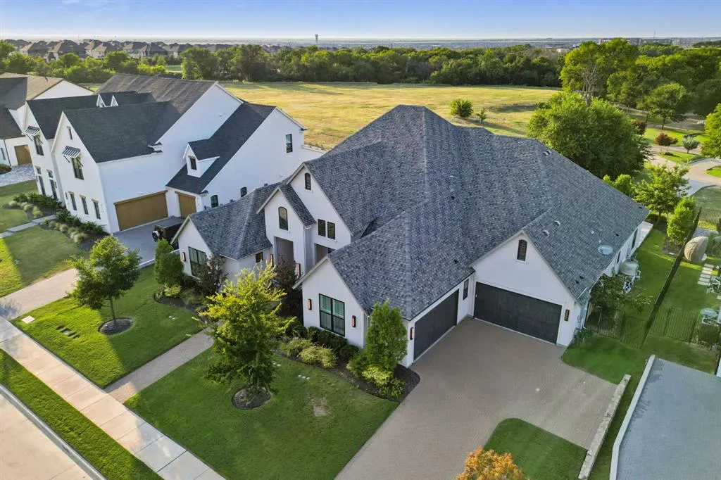 1521 Saint Peter Lane
