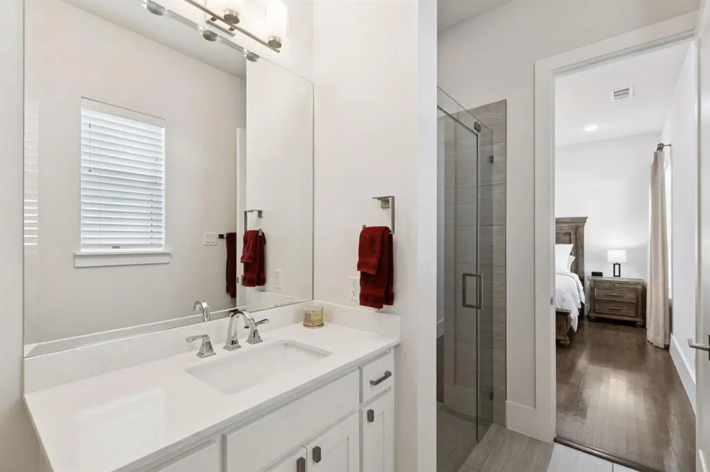 1521 Saint Peter Lane