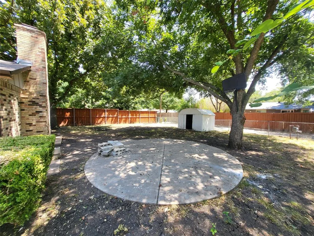 2110 Red Bud Lane