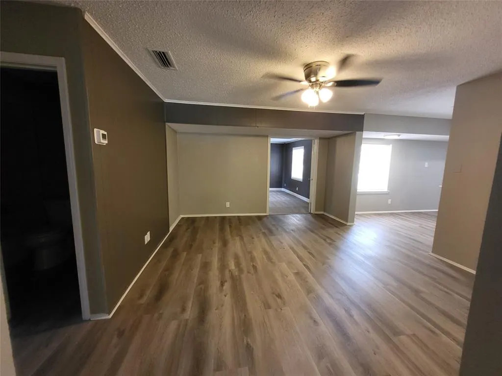 2110 Red Bud Lane