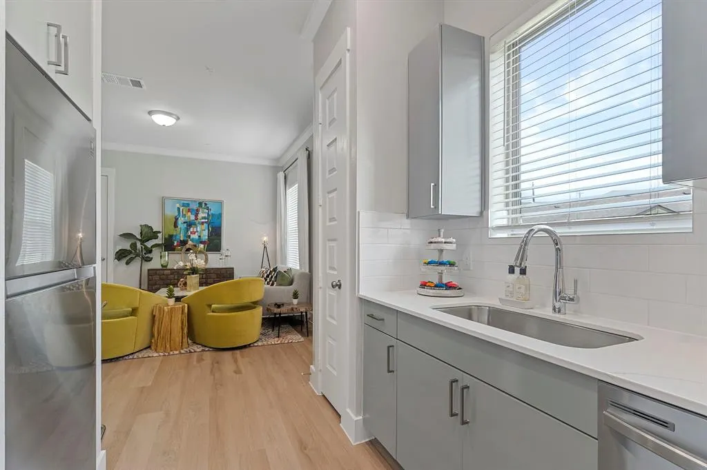 3909 Bungalow