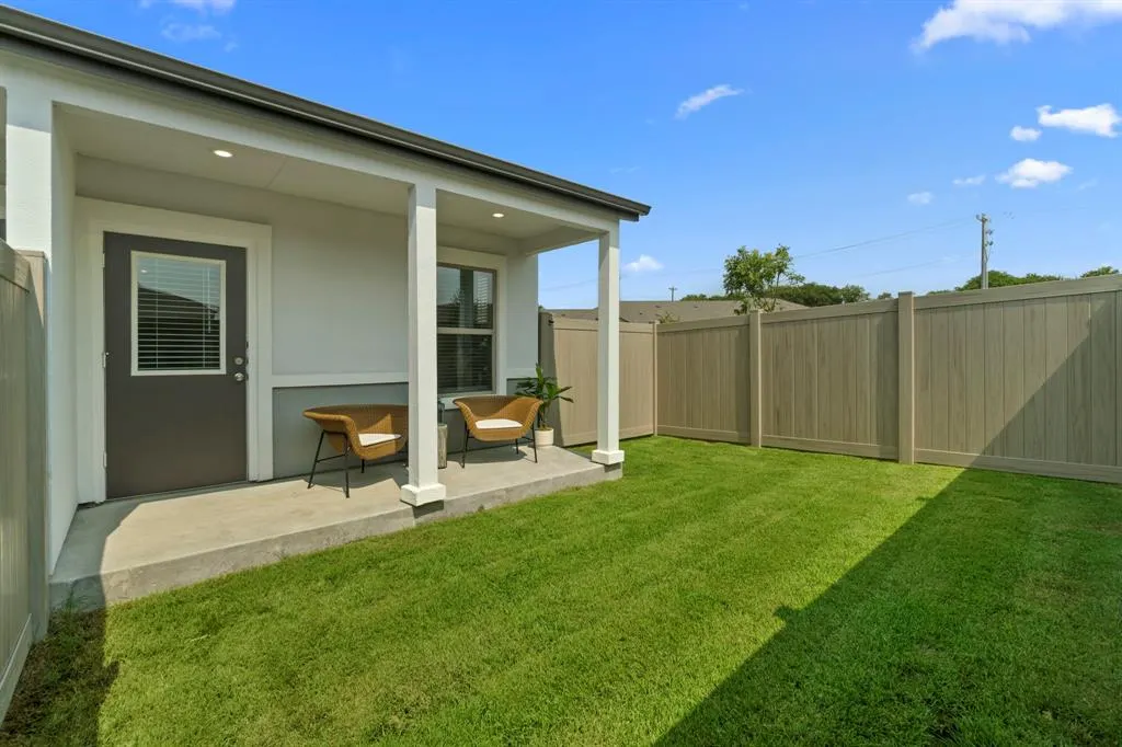3909 Bungalow