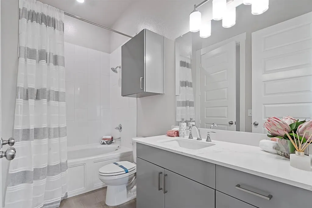 3909 Bungalow