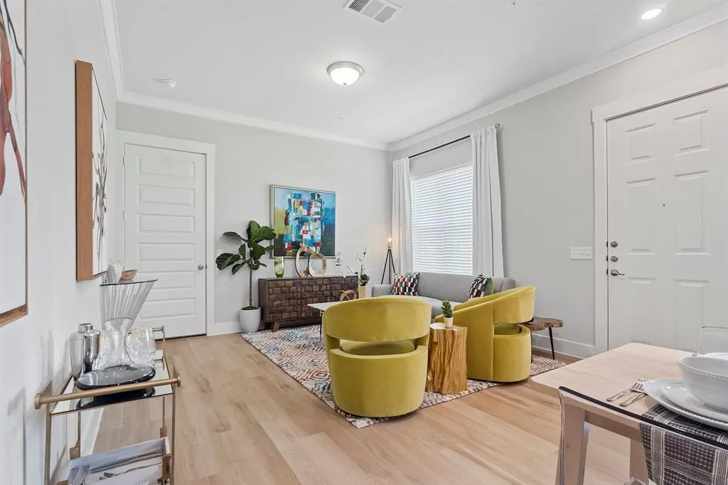 3909 Bungalow