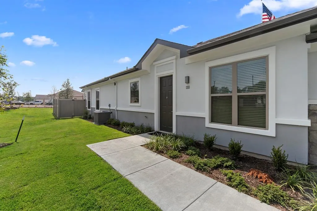 3909 Bungalow