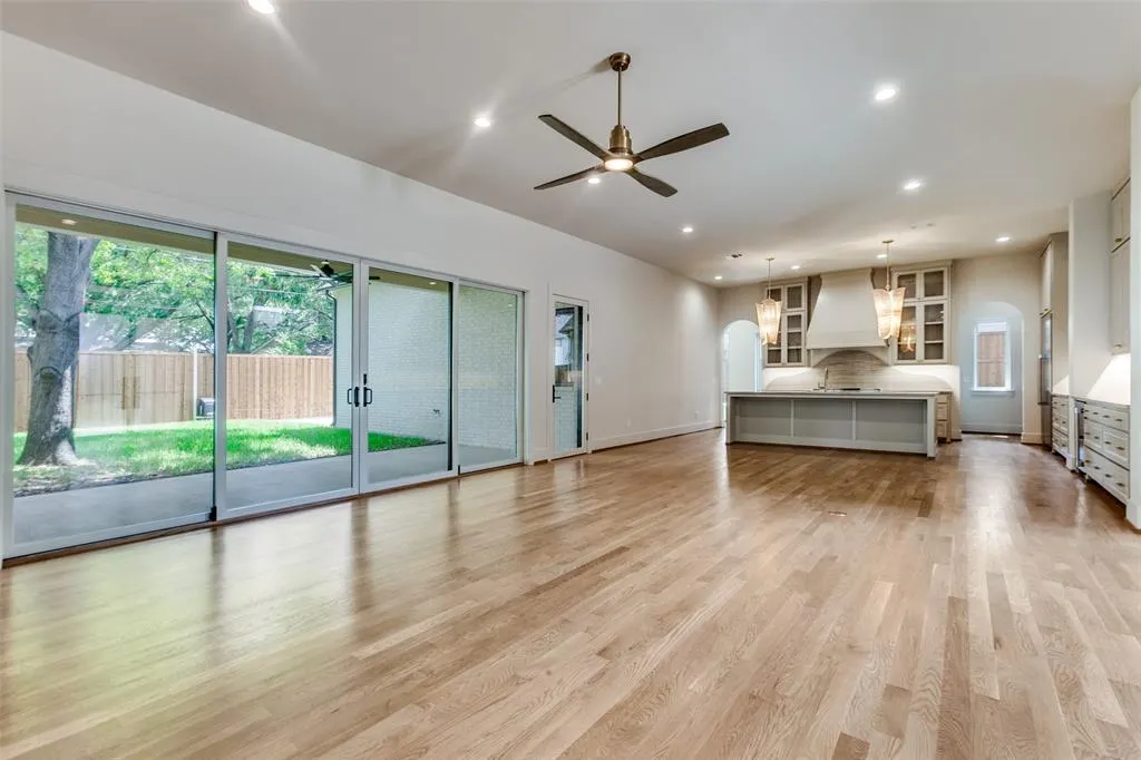 2208 Ridge Crest Drive