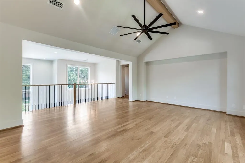 2208 Ridge Crest Drive