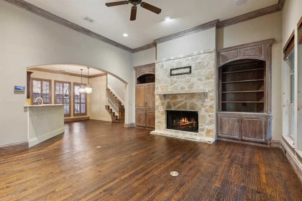 5252 Longvue Drive