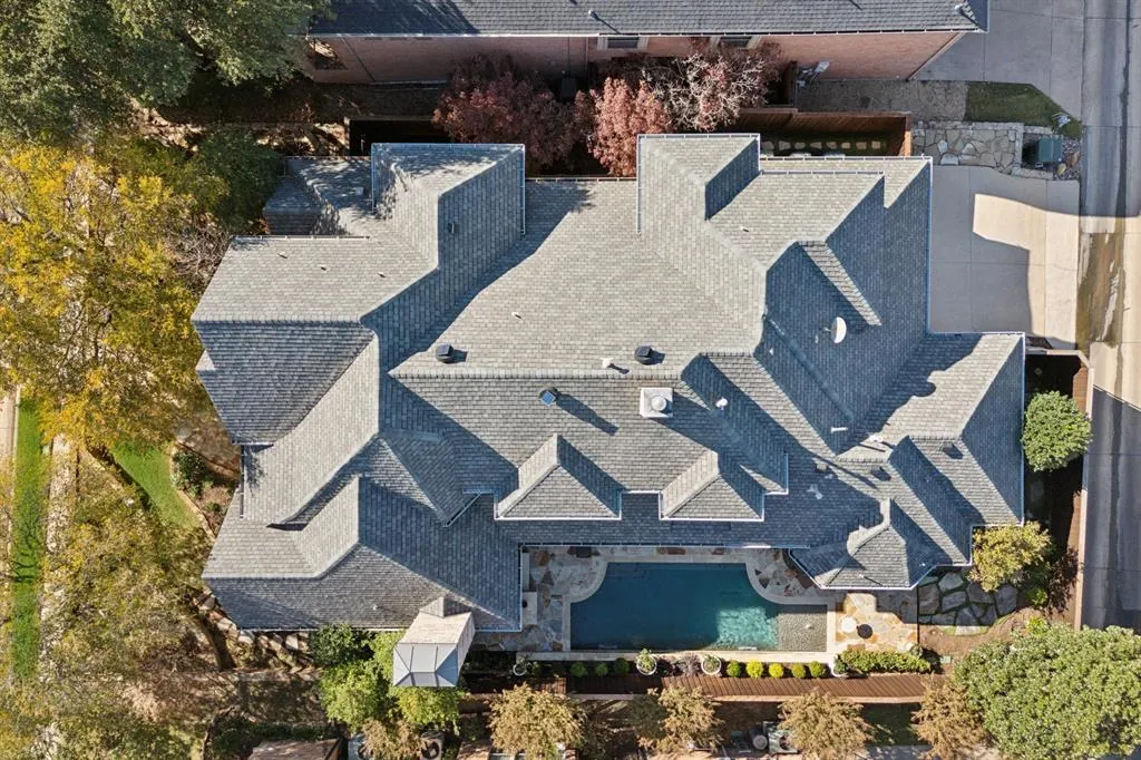 5252 Longvue Drive