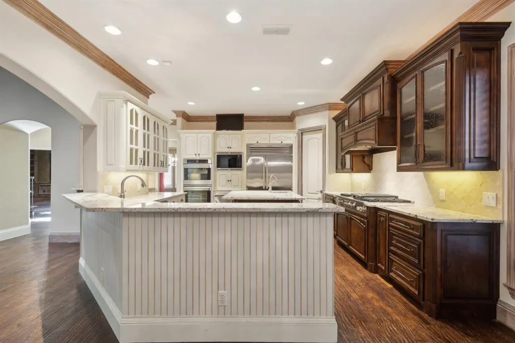 5252 Longvue Drive