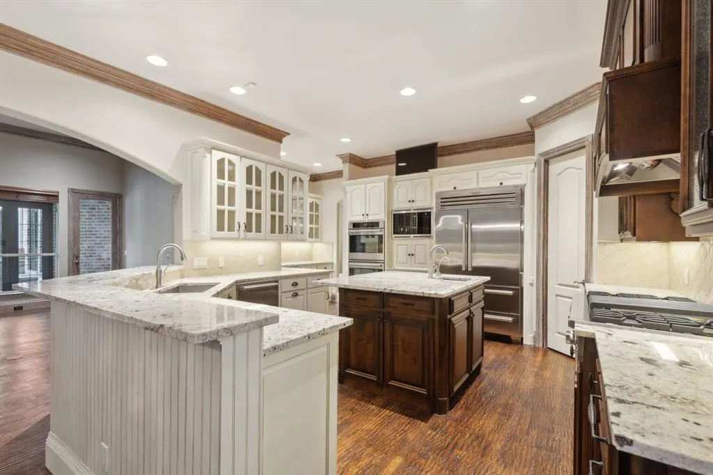 5252 Longvue Drive