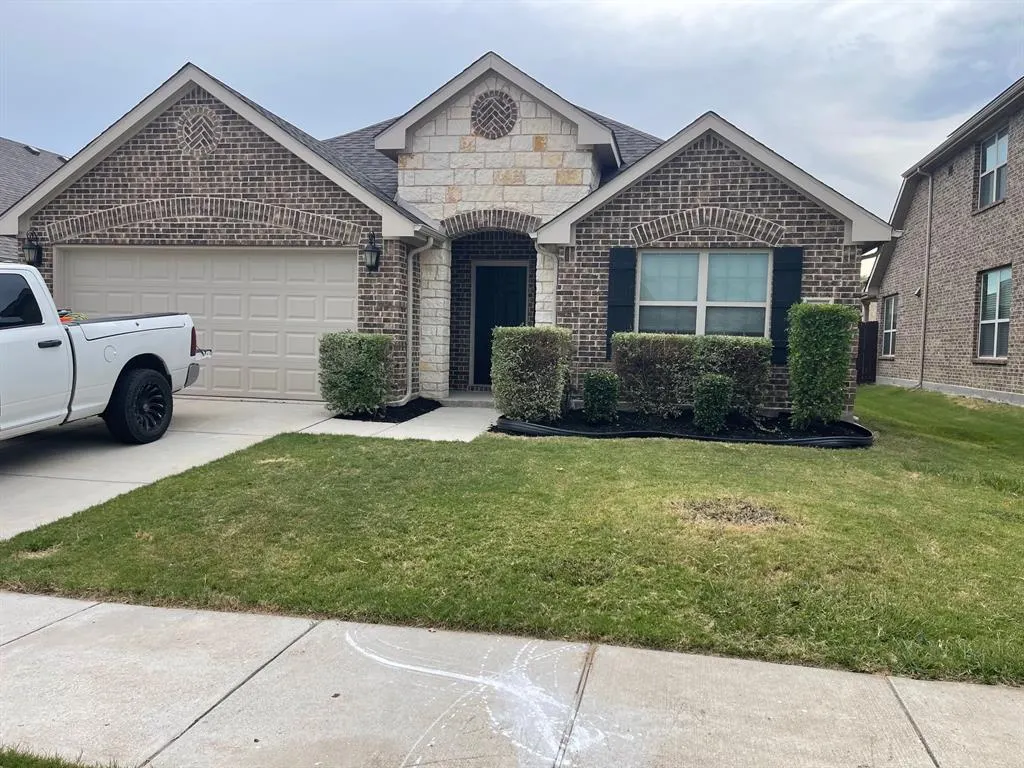2824 Castle Creek Drive
