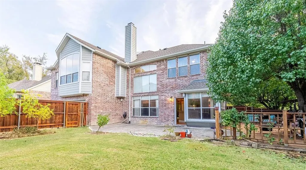3829 Walnut Ridge Lane