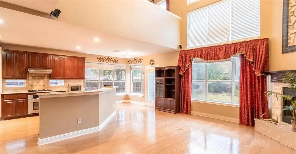 3829 Walnut Ridge Lane
