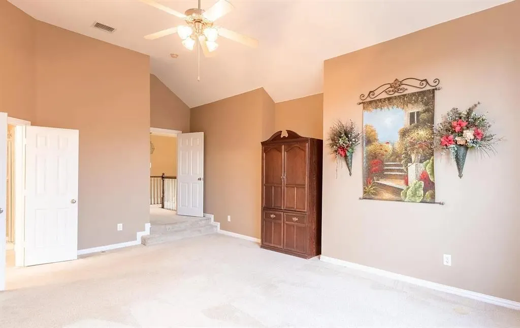 3829 Walnut Ridge Lane