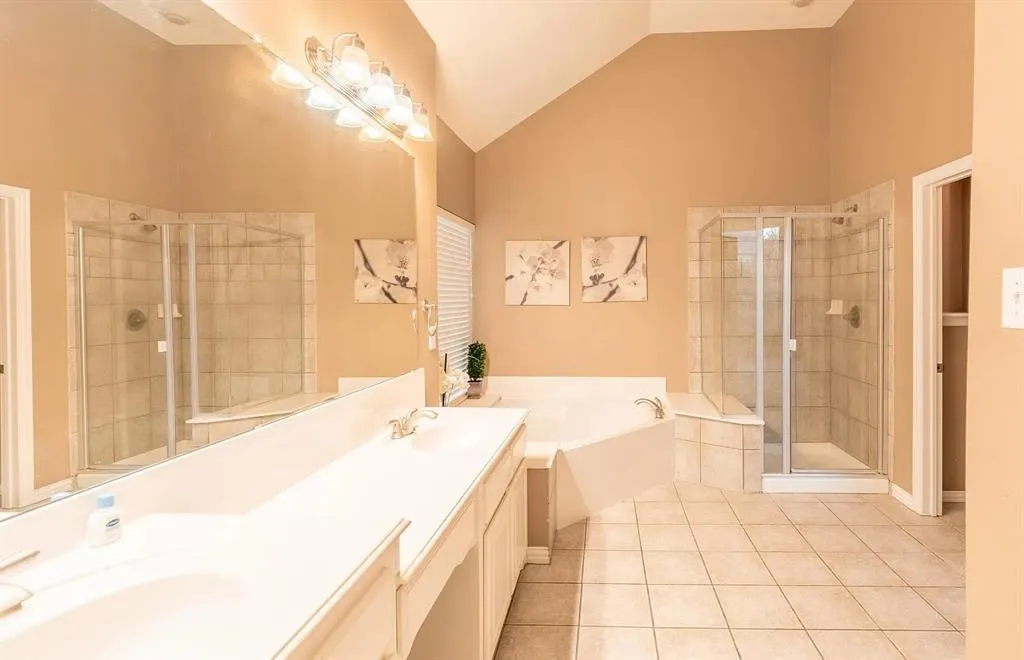 3829 Walnut Ridge Lane