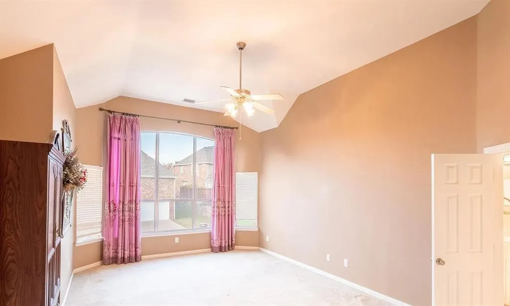 3829 Walnut Ridge Lane