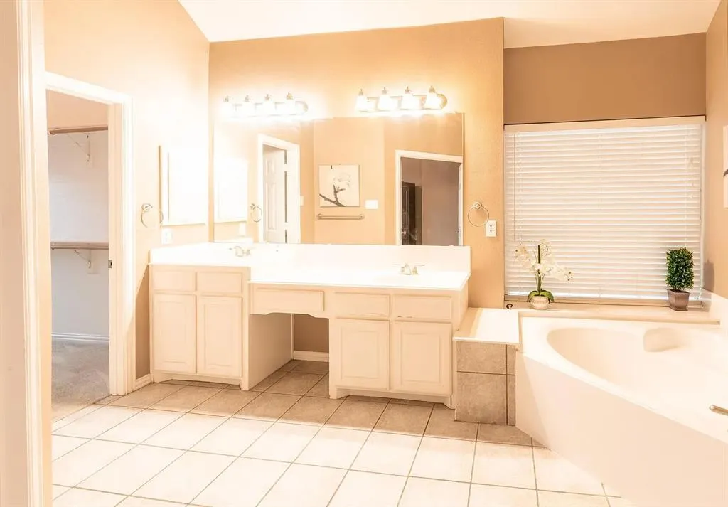 3829 Walnut Ridge Lane