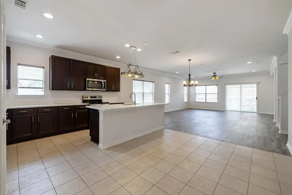 6401 Texana Way
