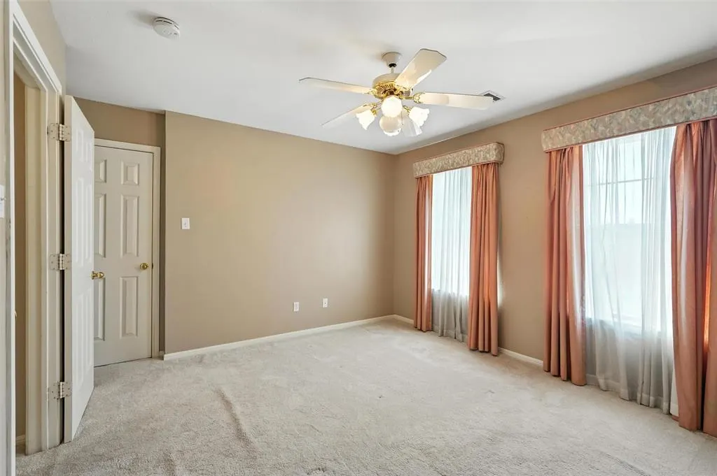 4301 Peggy Lane