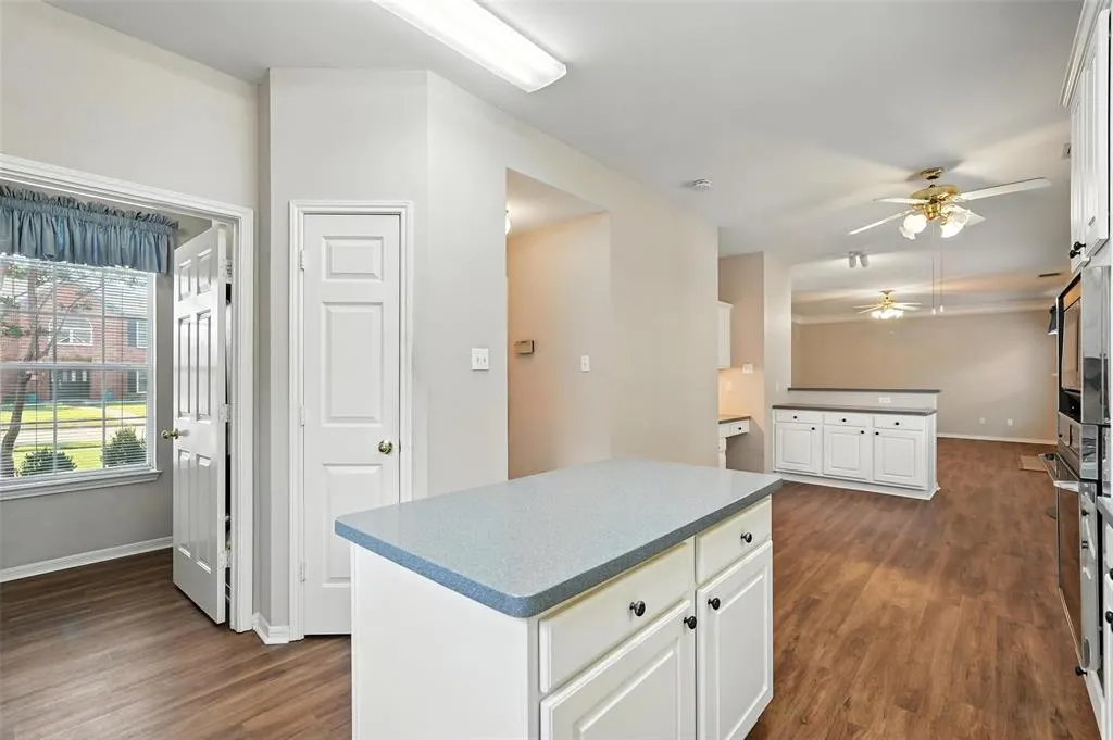 4301 Peggy Lane