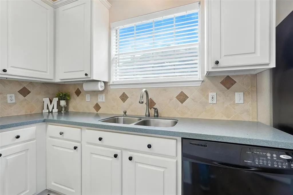 4301 Peggy Lane