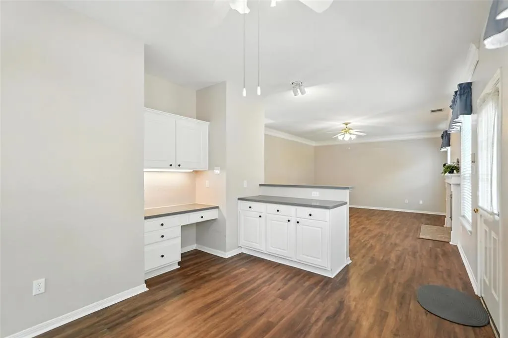 4301 Peggy Lane
