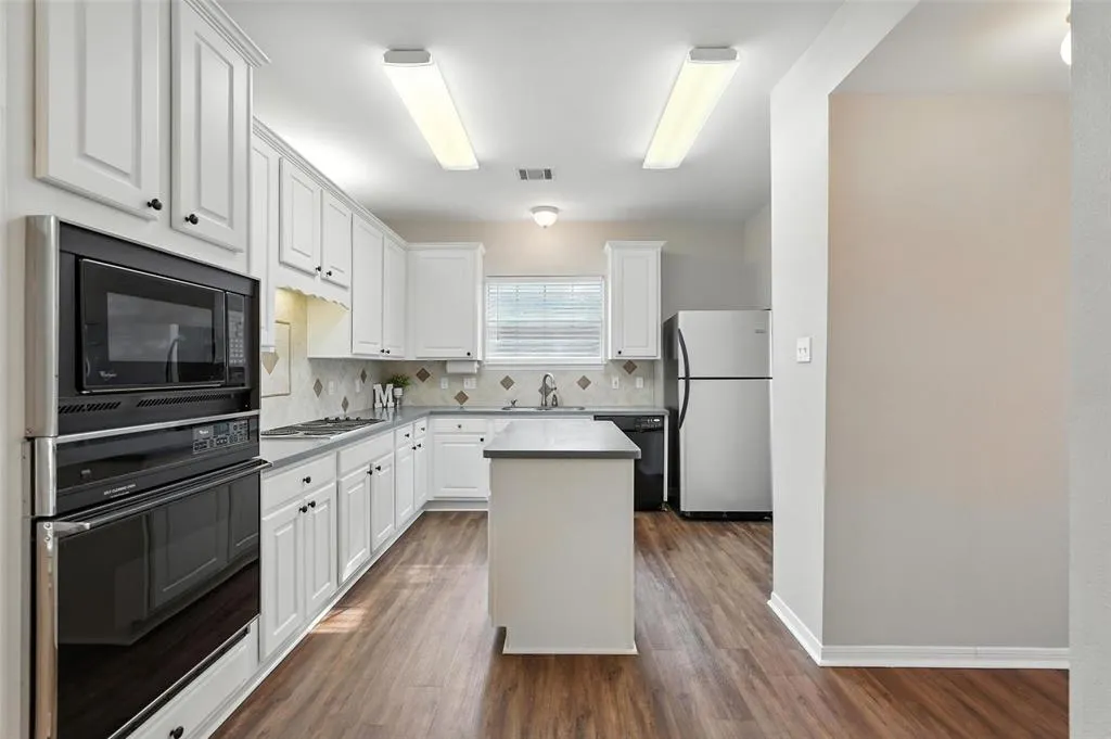 4301 Peggy Lane
