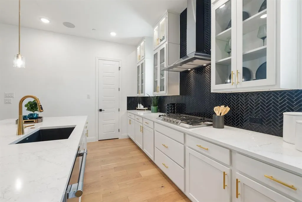6240 Fortuna Lane