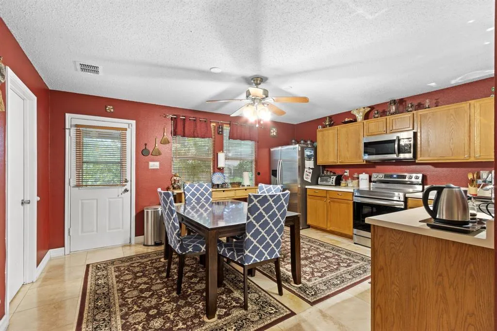 1708 Creek Bend Lane
